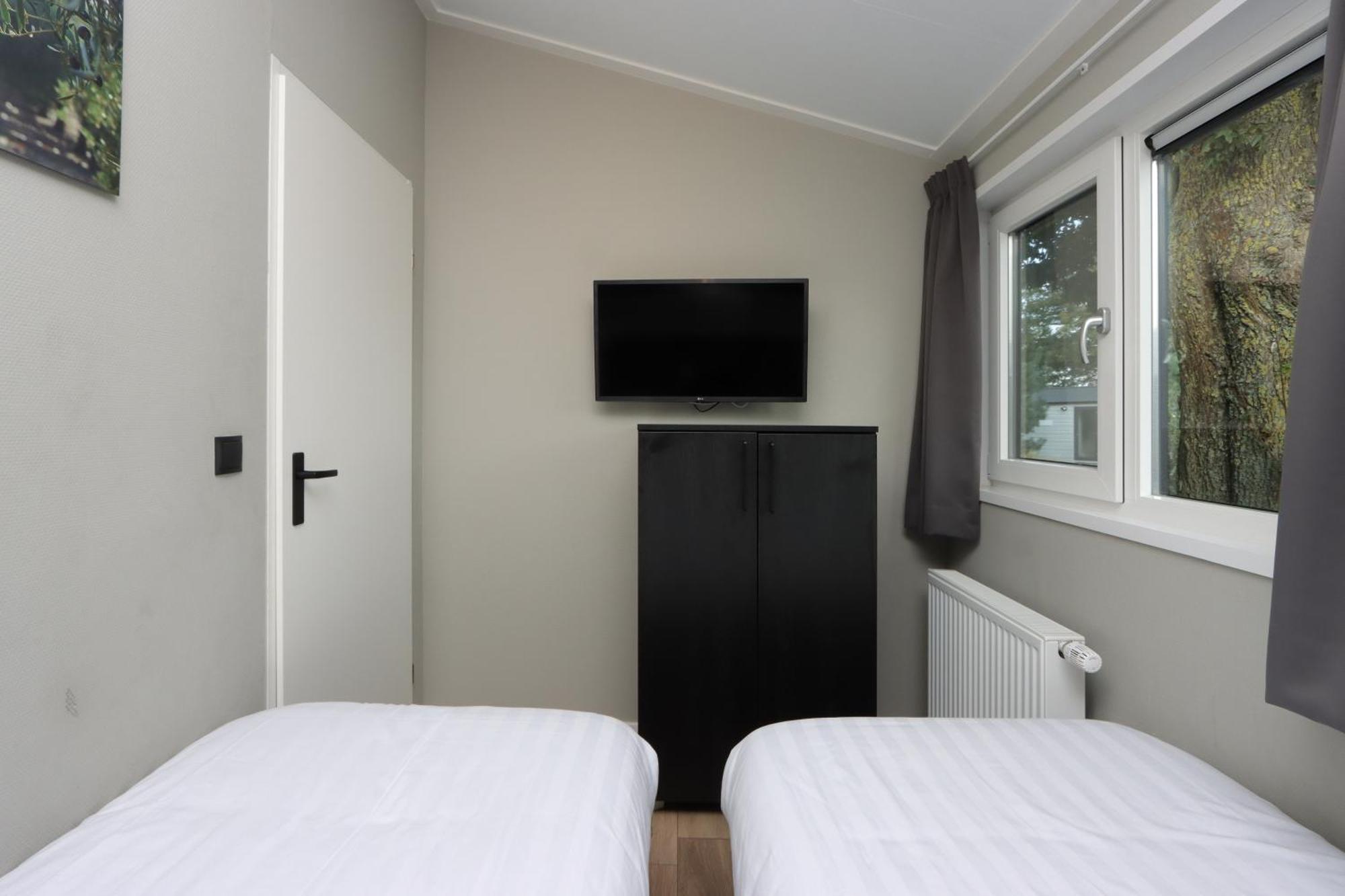 Wellness Chalet Veluwemeer Biddinghuizen Ngoại thất bức ảnh